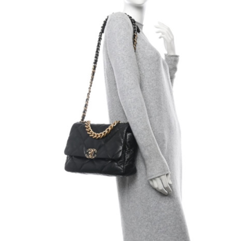 Black Quilted Lambskin Leather Bag - Picture 2 of 7